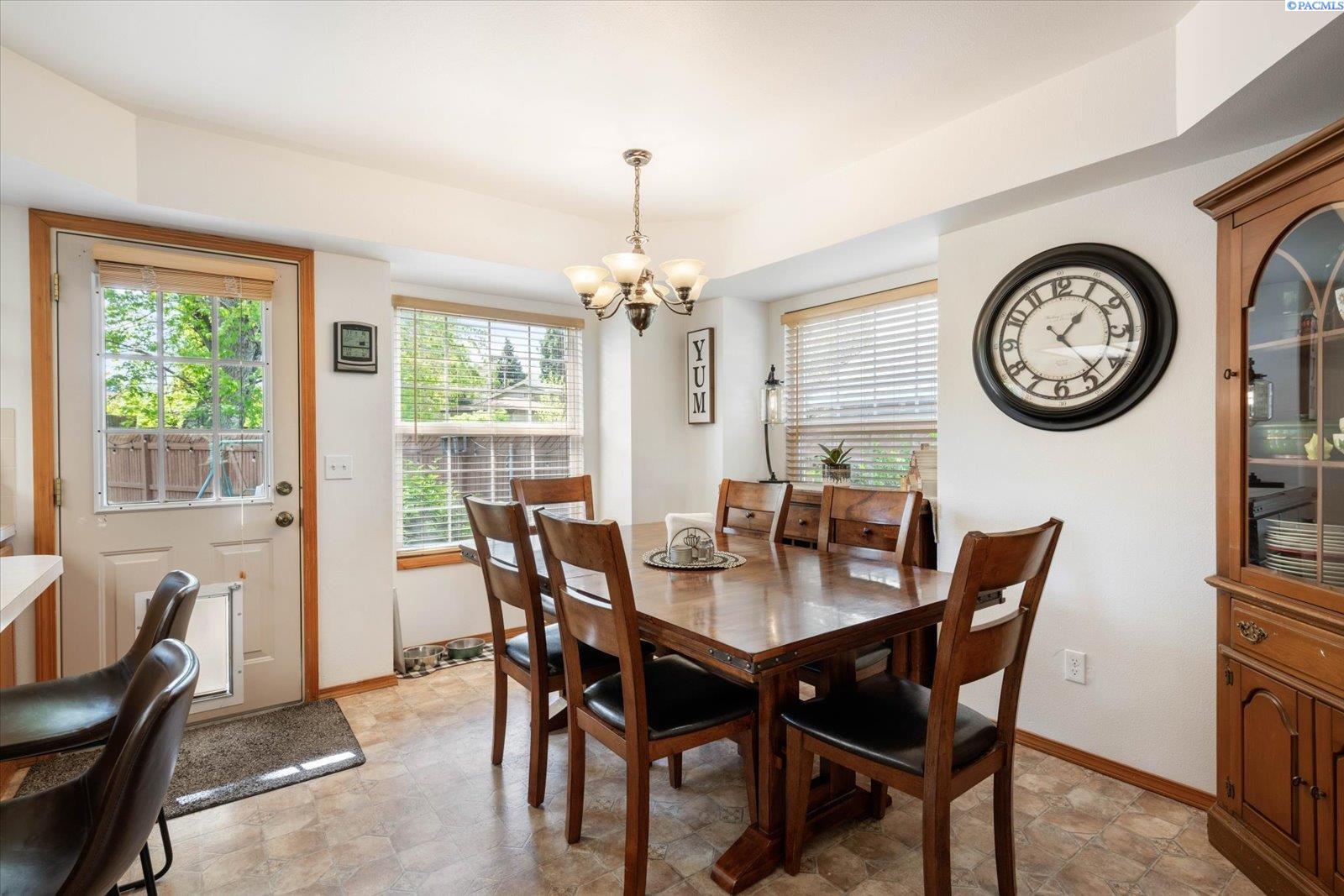 1713 W 8th Place