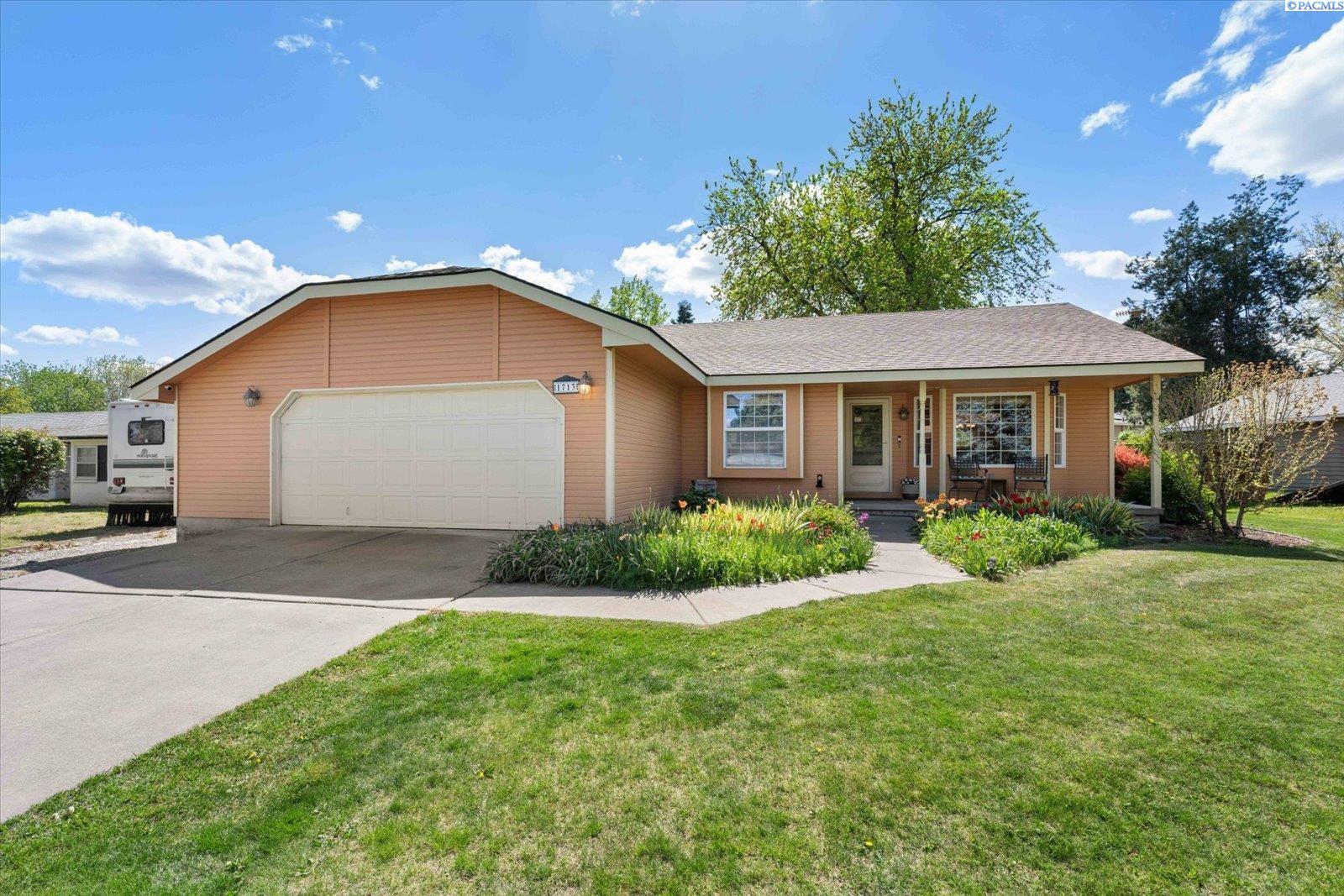 1713 W 8th Place