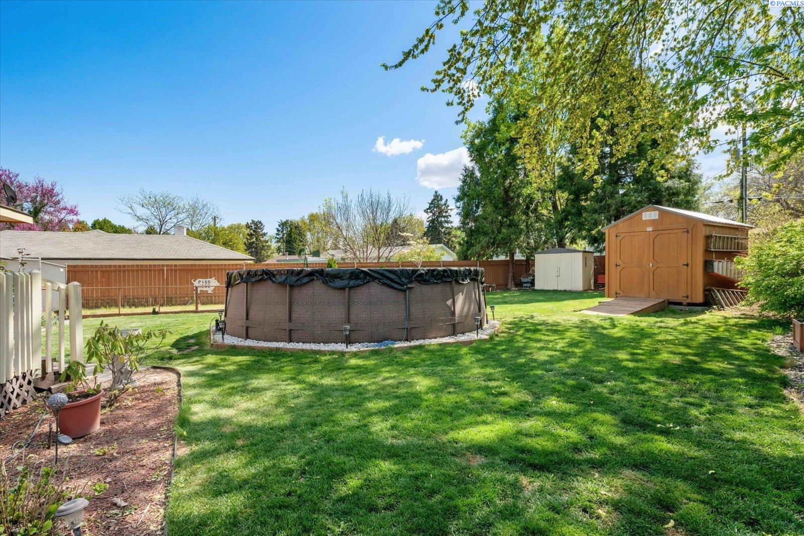1713 W 8th Place