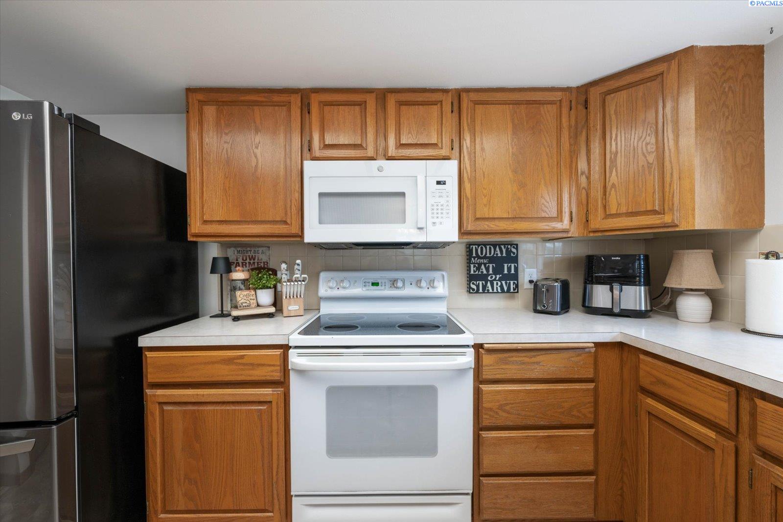 1713 W 8th Place