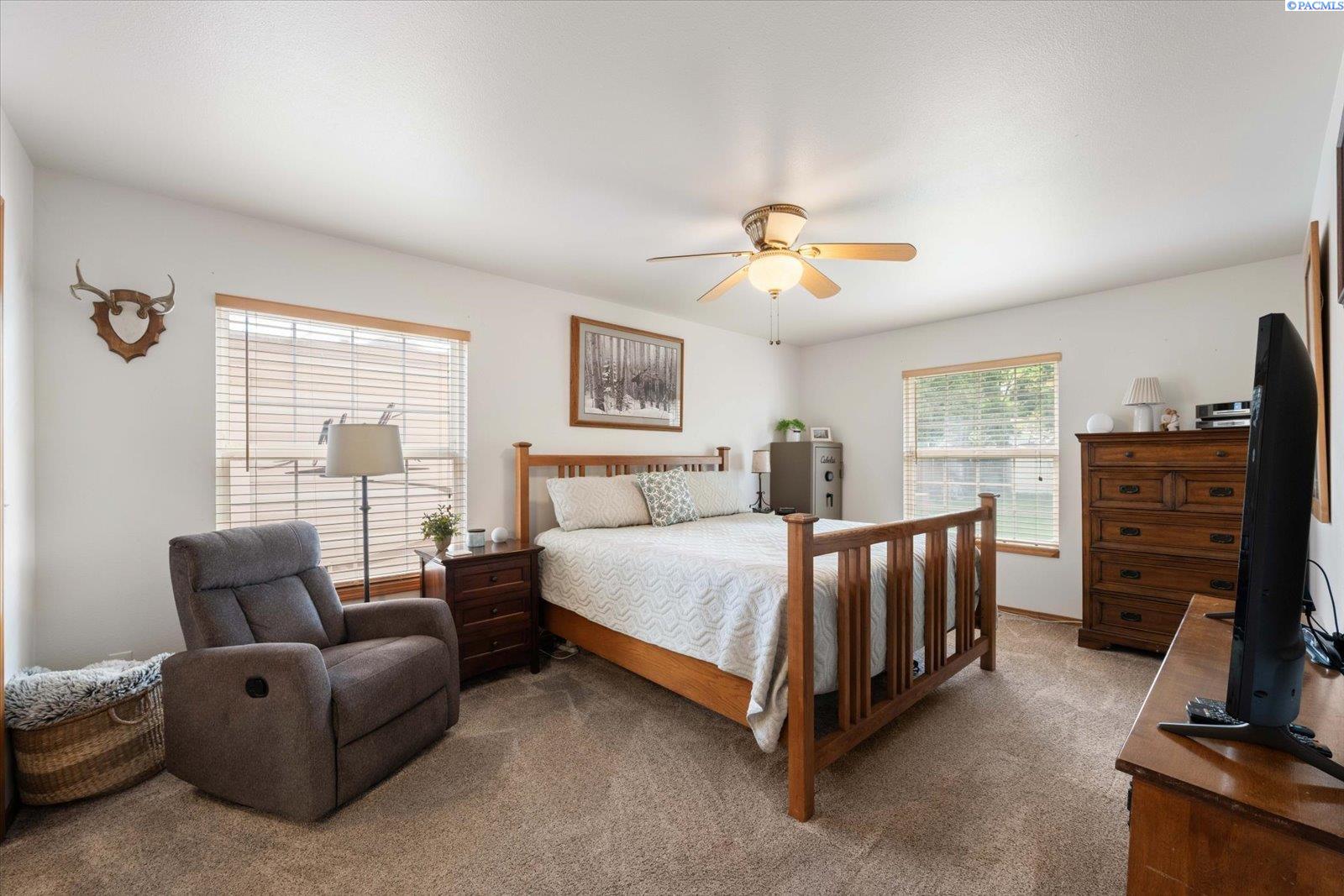 1713 W 8th Place
