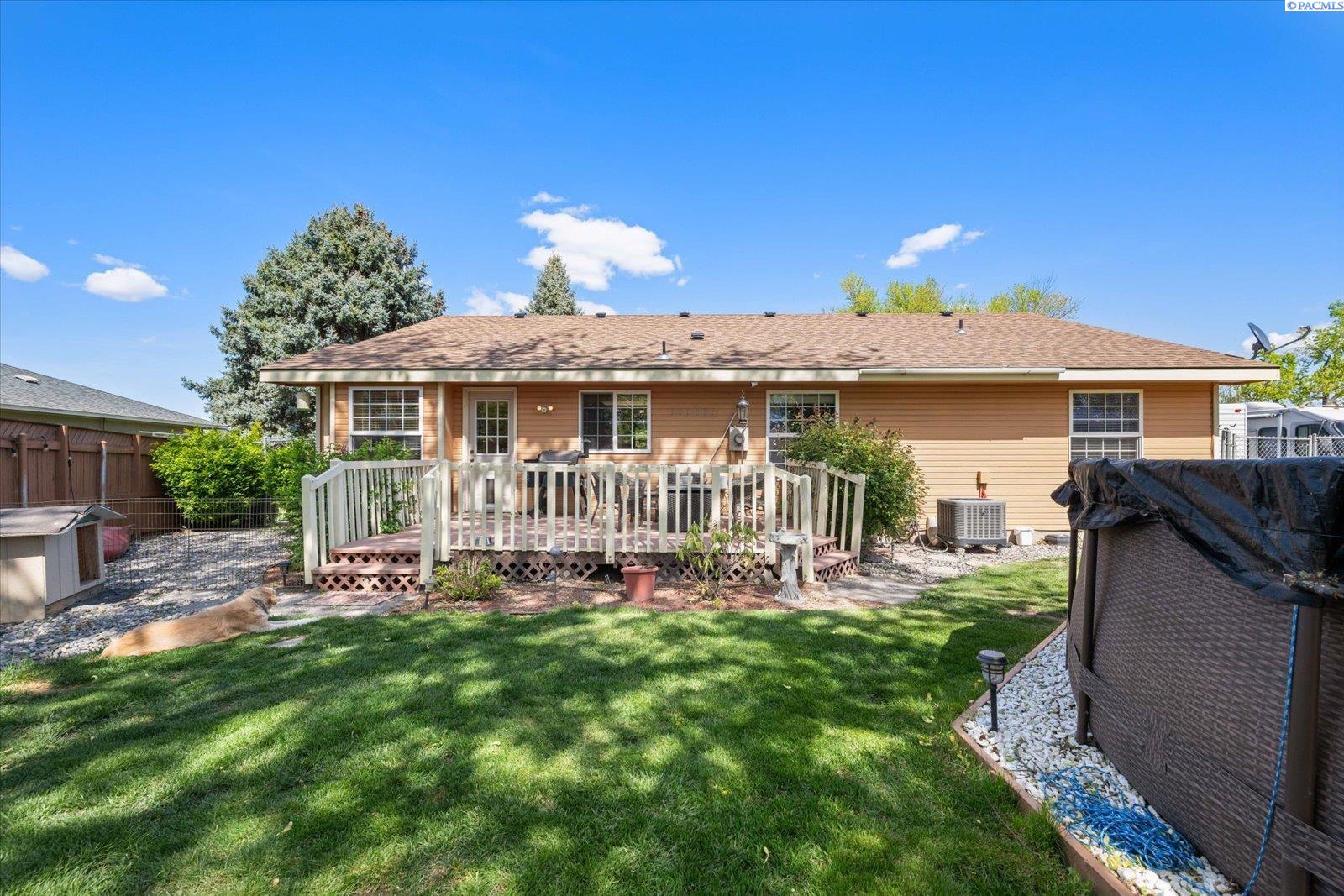 1713 W 8th Place