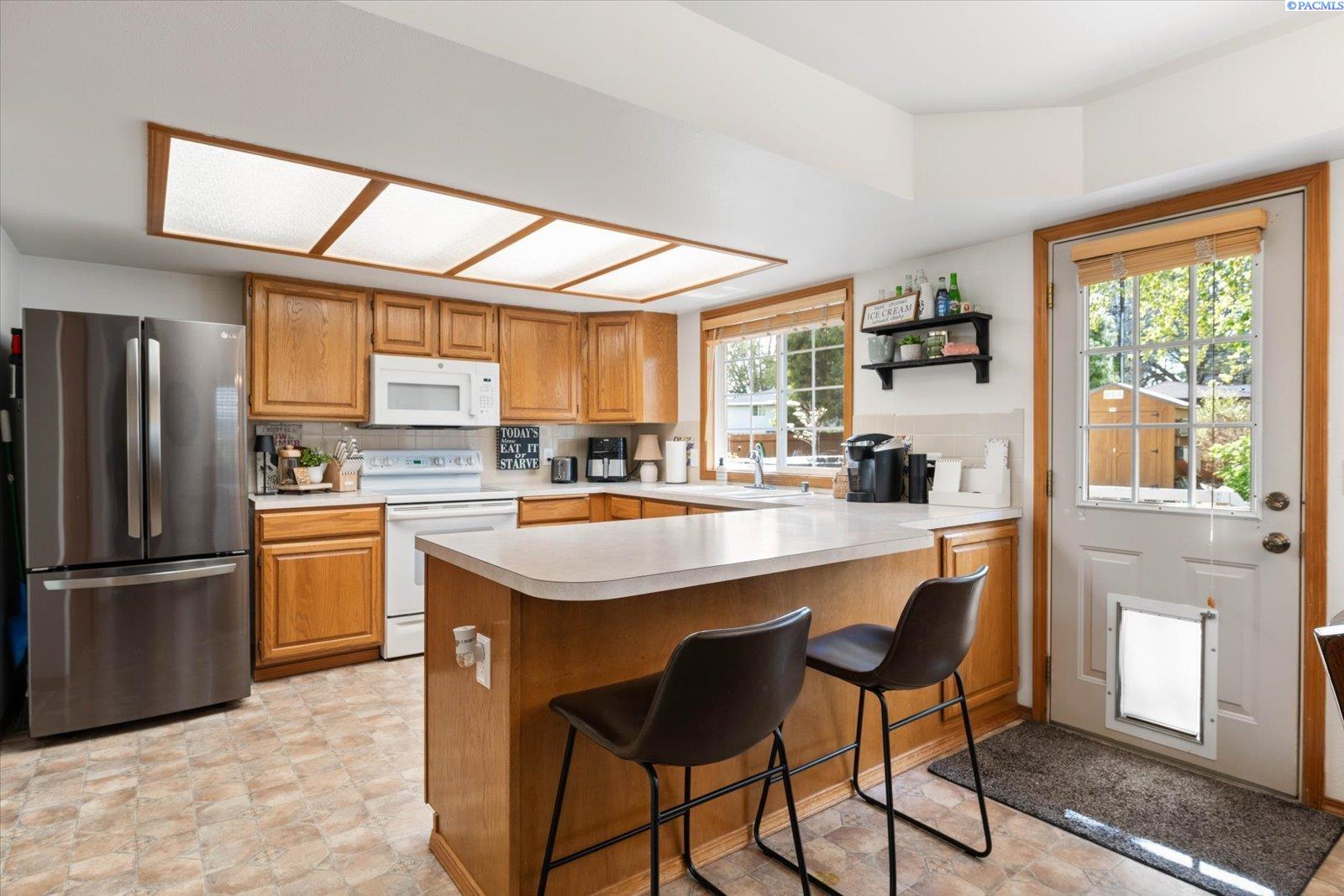 1713 W 8th Place