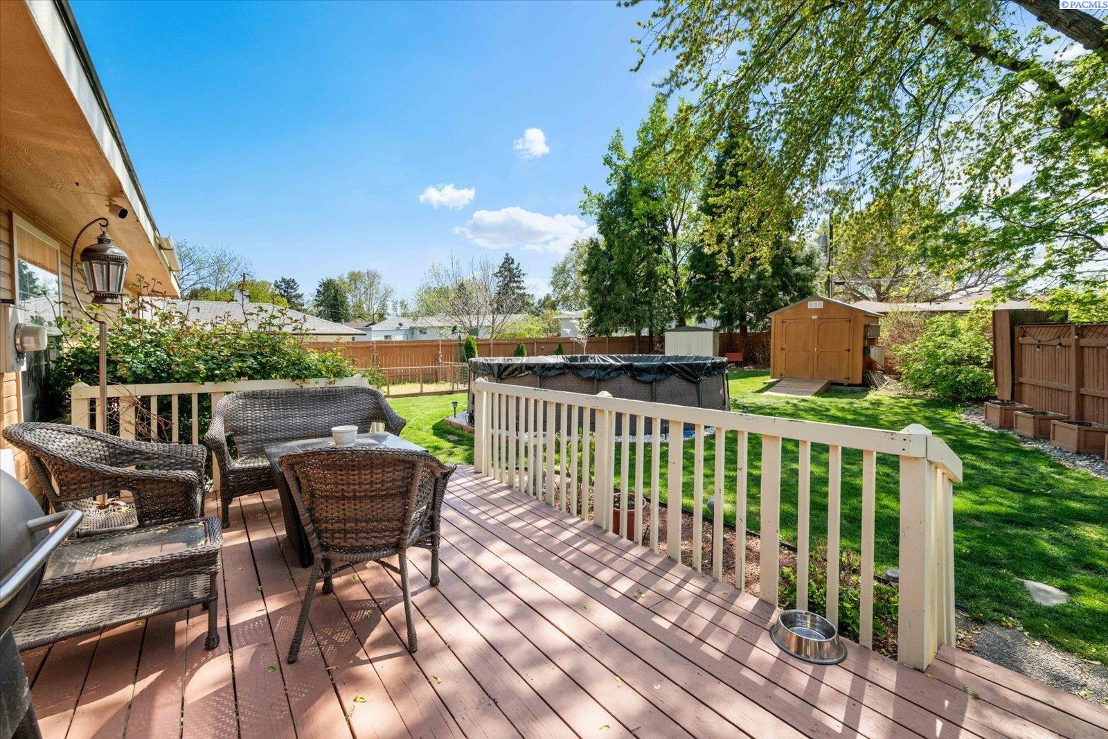 1713 W 8th Place