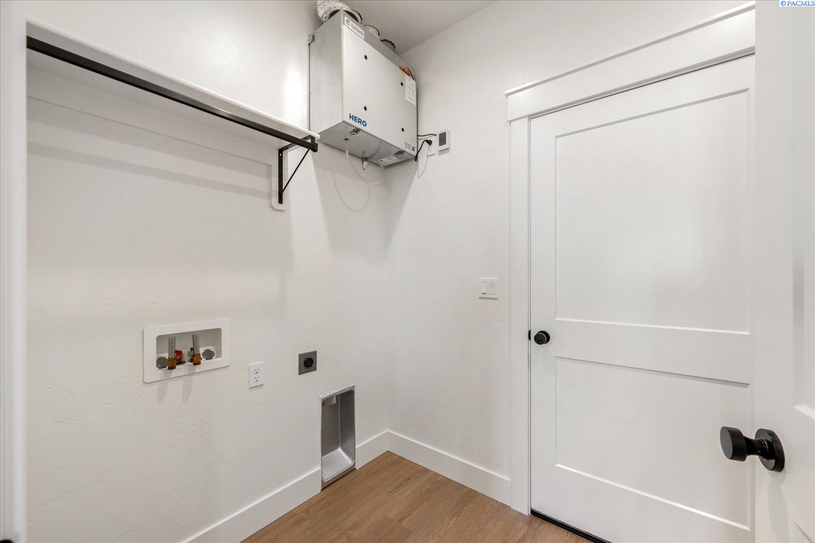 2377 Waterhill