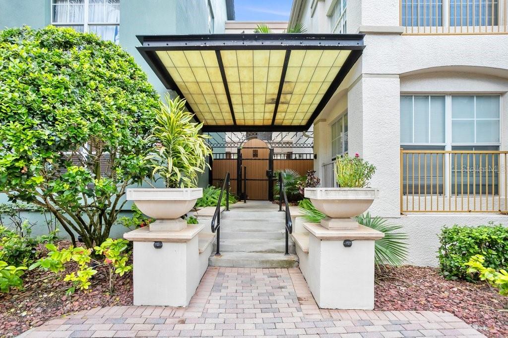 2440 W HORATIO ST #1011
