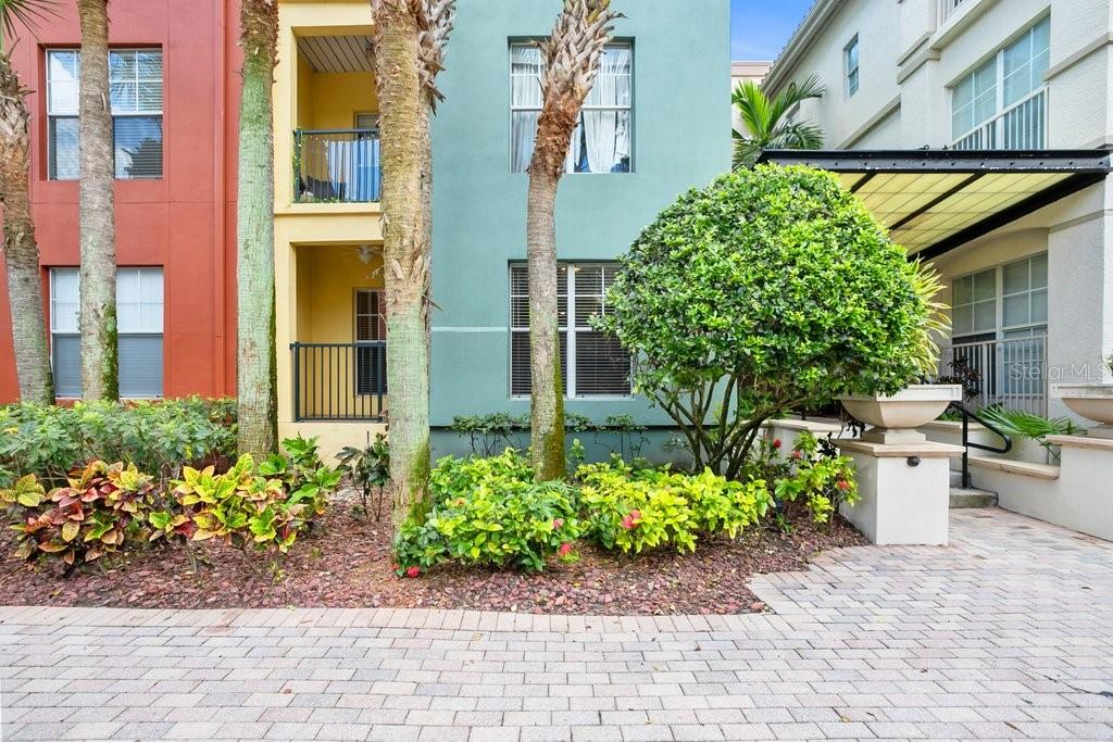 2440 W HORATIO ST #1011