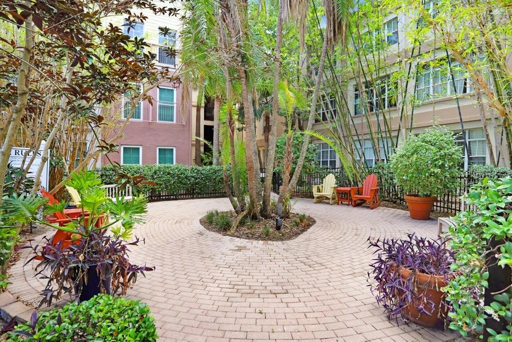 2440 W HORATIO ST #1011