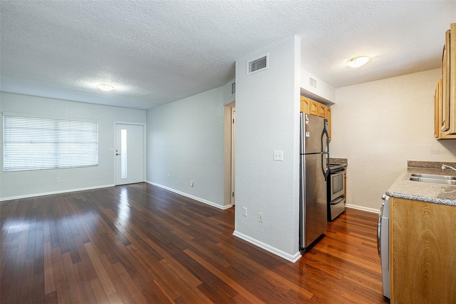 212 S CHURCH AVE #208