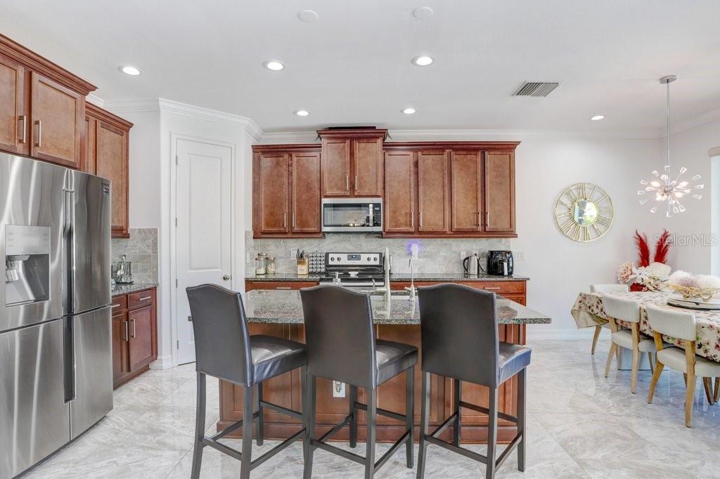 8012 RED ORCHARD CT