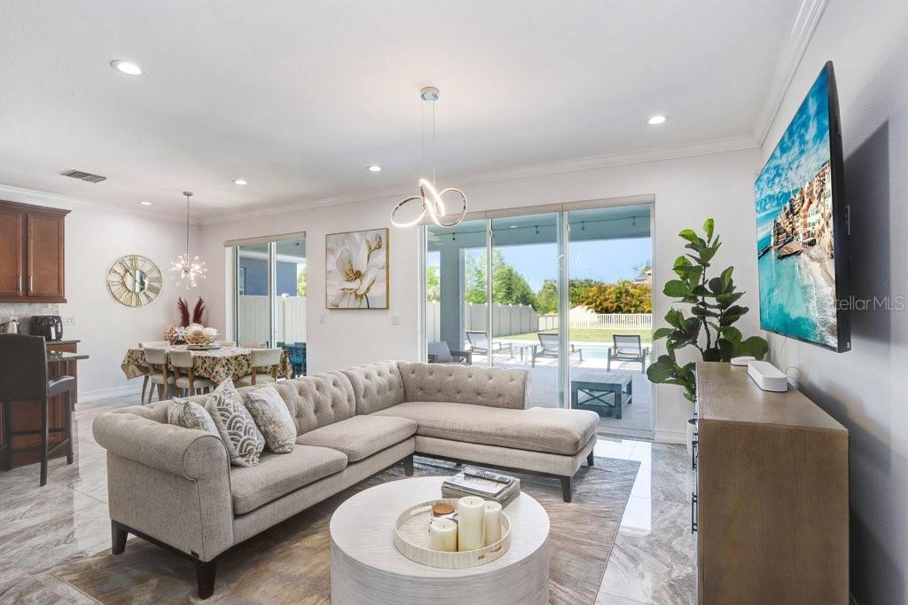 8012 RED ORCHARD CT