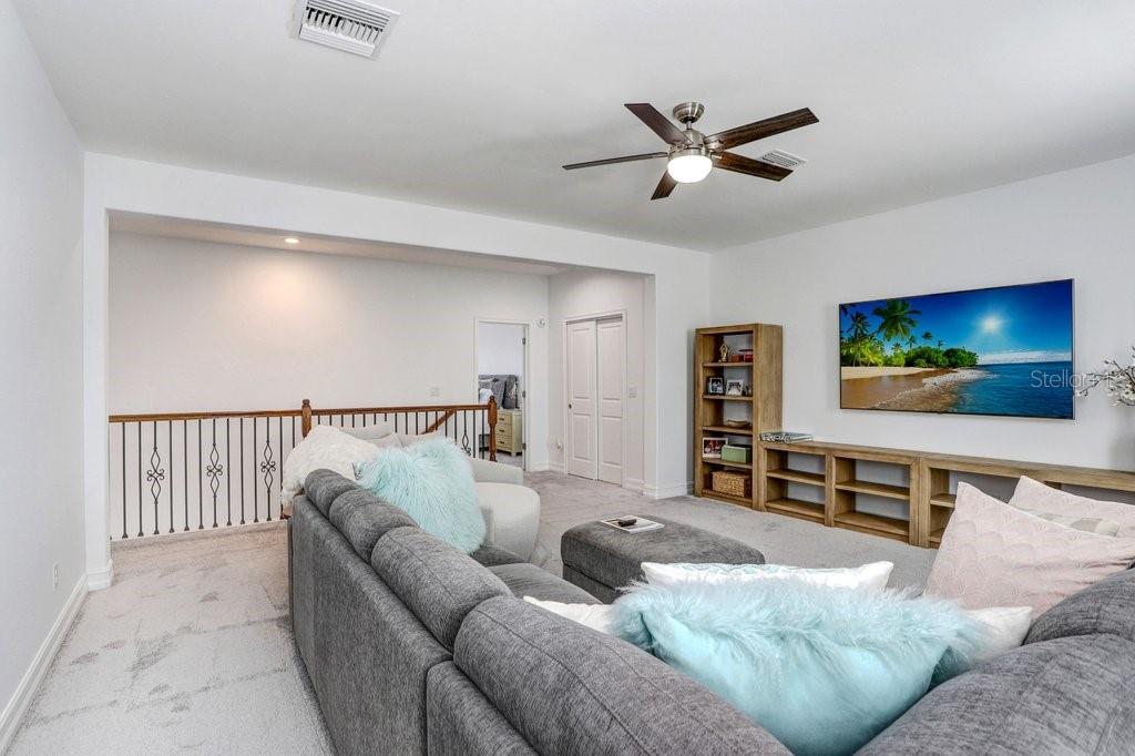 8012 RED ORCHARD CT