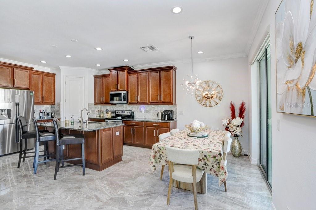 8012 RED ORCHARD CT