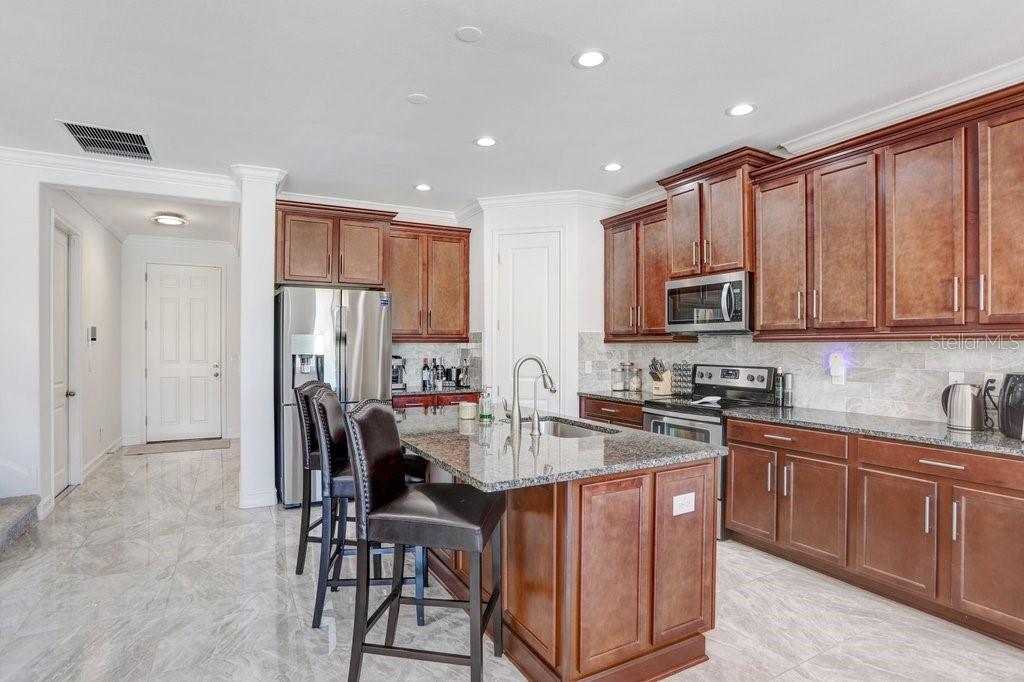 8012 RED ORCHARD CT