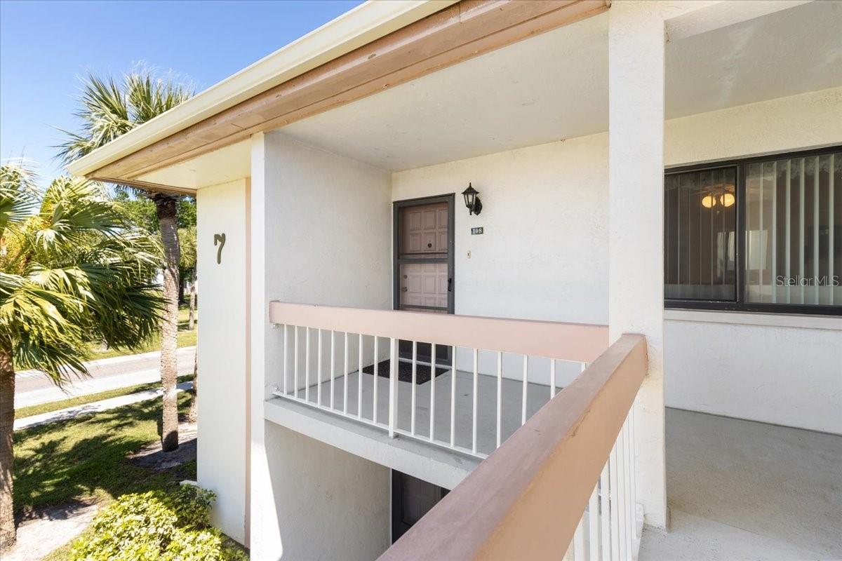 108 LAKEVIEW CT #108