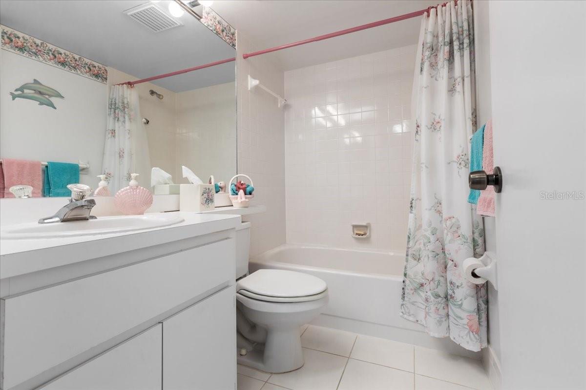 108 LAKEVIEW CT #108