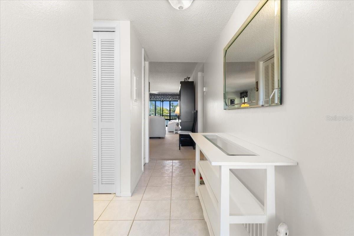 108 LAKEVIEW CT #108