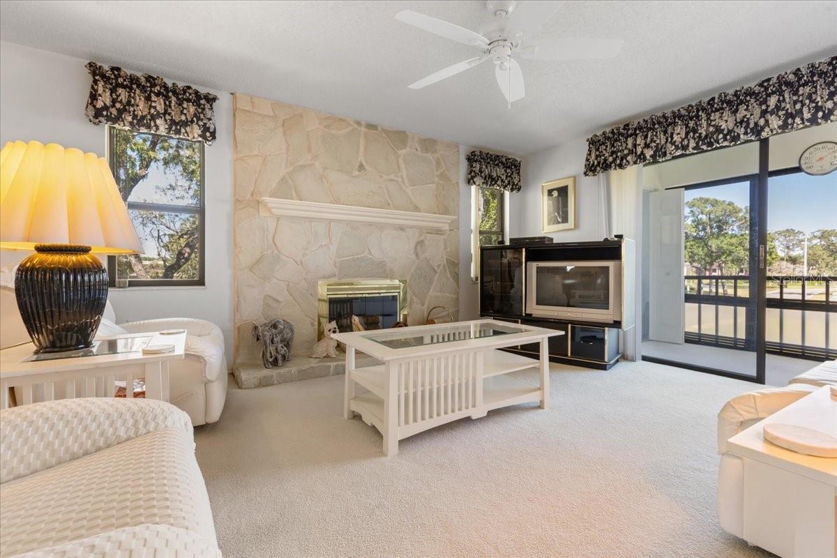 108 LAKEVIEW CT #108