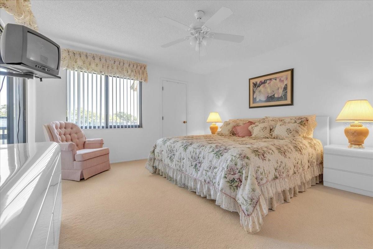 108 LAKEVIEW CT #108