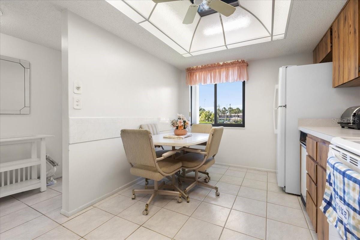 108 LAKEVIEW CT #108