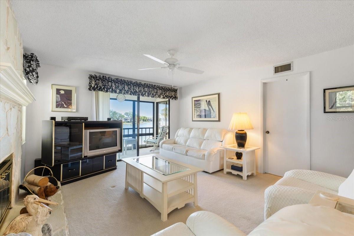 108 LAKEVIEW CT #108