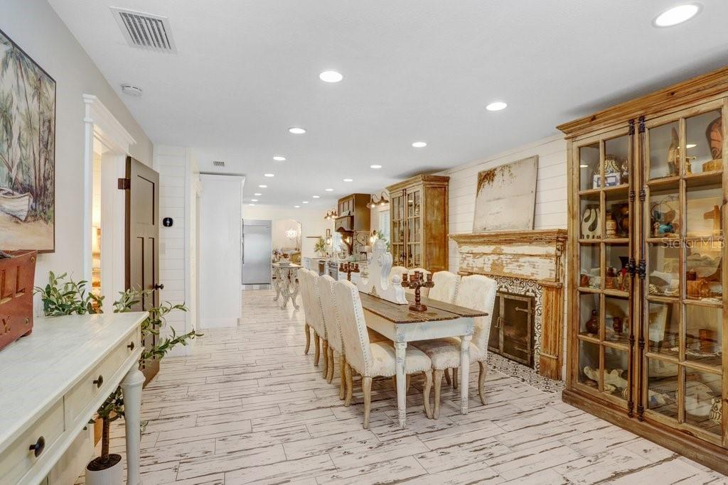 8903 DONNA LU DR