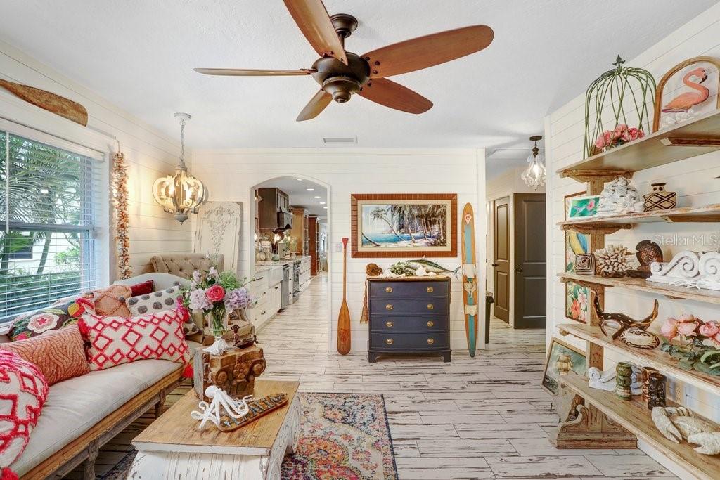8903 DONNA LU DR