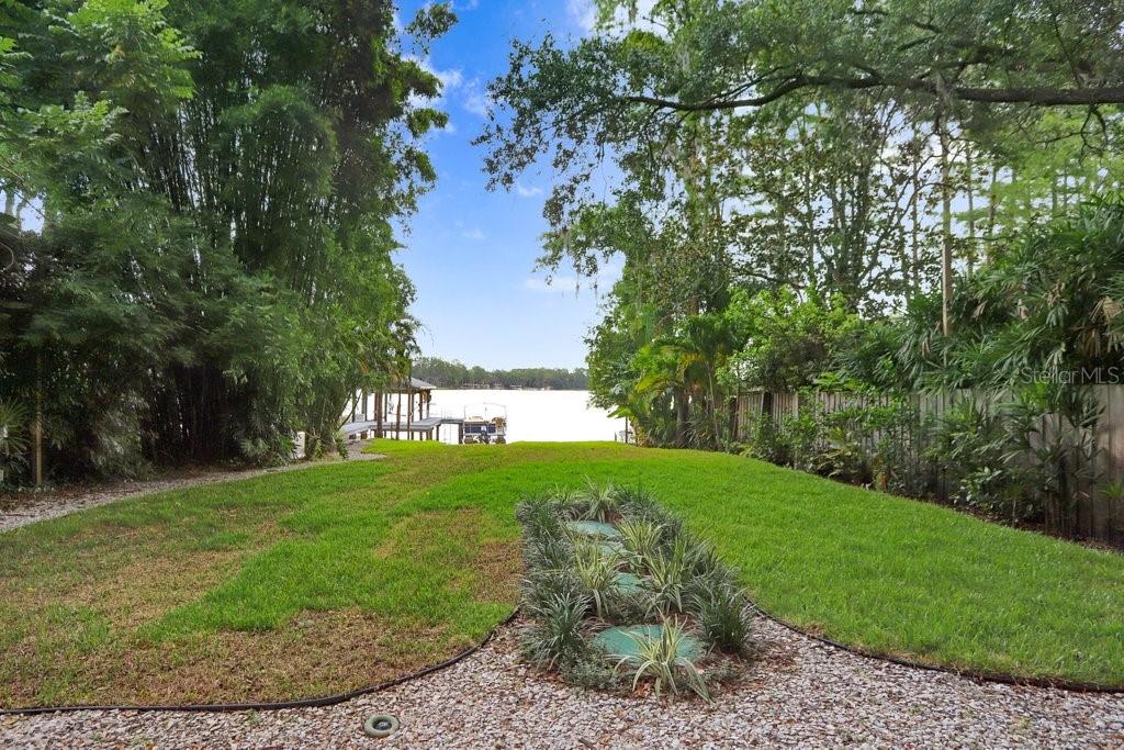 8903 DONNA LU DR