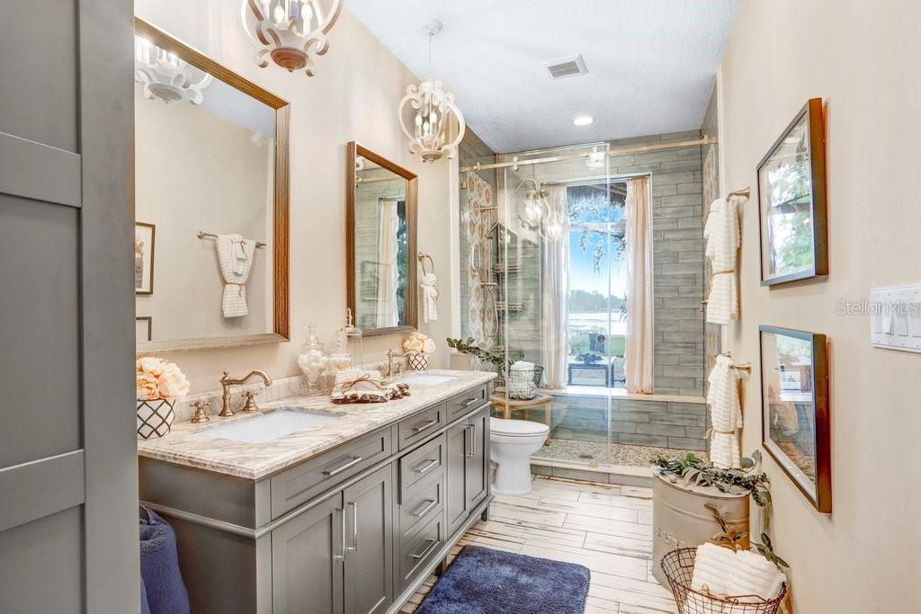 8903 DONNA LU DR