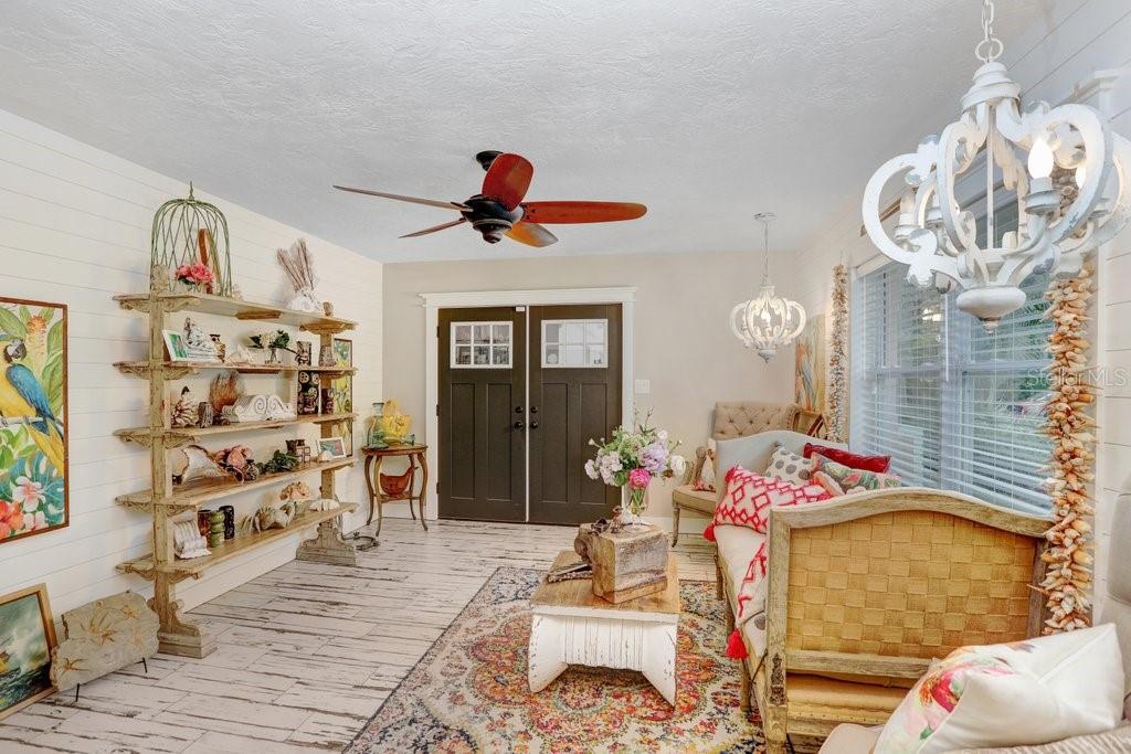 8903 DONNA LU DR