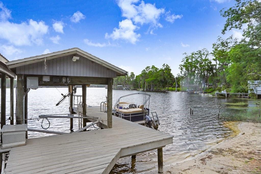 8903 DONNA LU DR