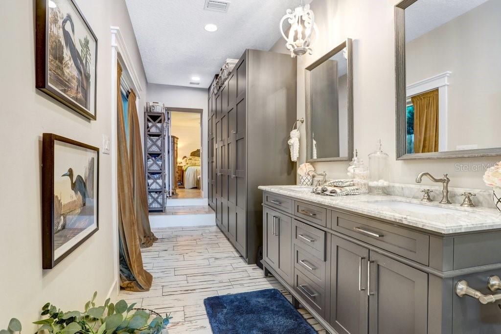 8903 DONNA LU DR