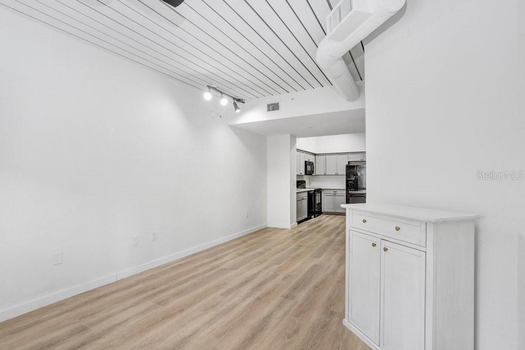 2440 W HORATIO ST #1012