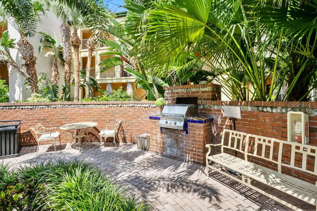 2440 W HORATIO ST #1012