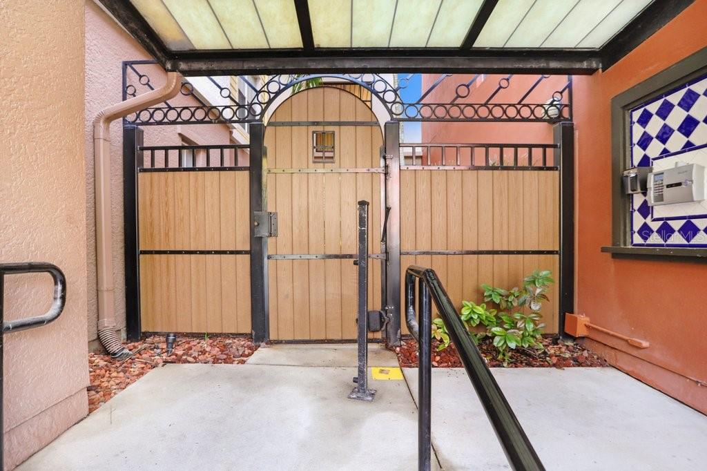 2440 W HORATIO ST #1012