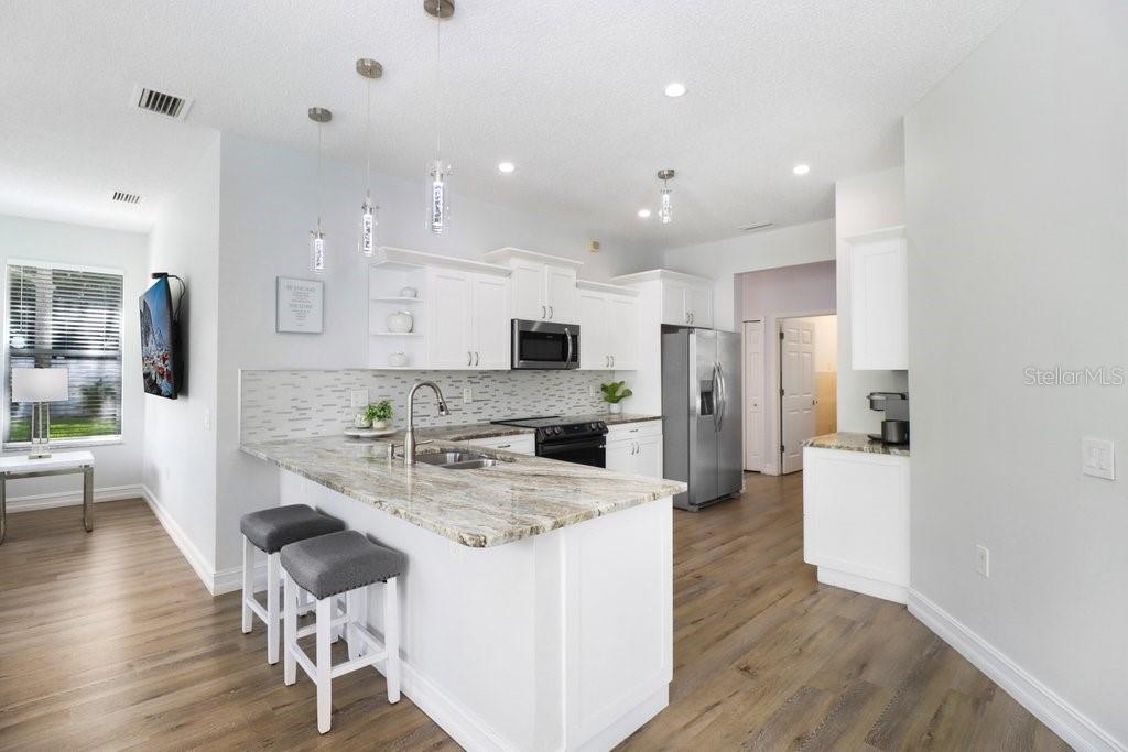 8708 EAGLE COVE CT