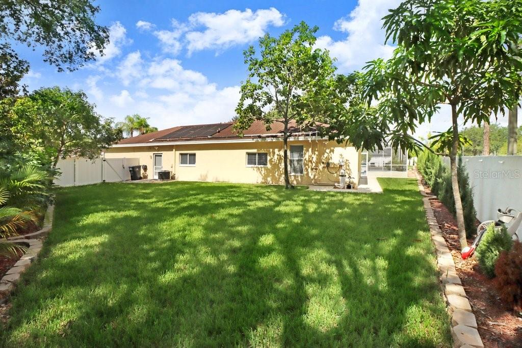 8708 EAGLE COVE CT