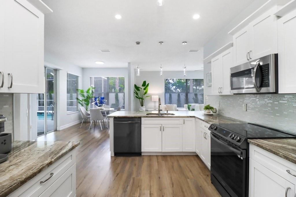 8708 EAGLE COVE CT