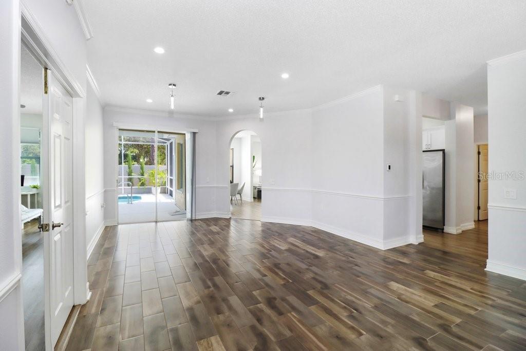 8708 EAGLE COVE CT