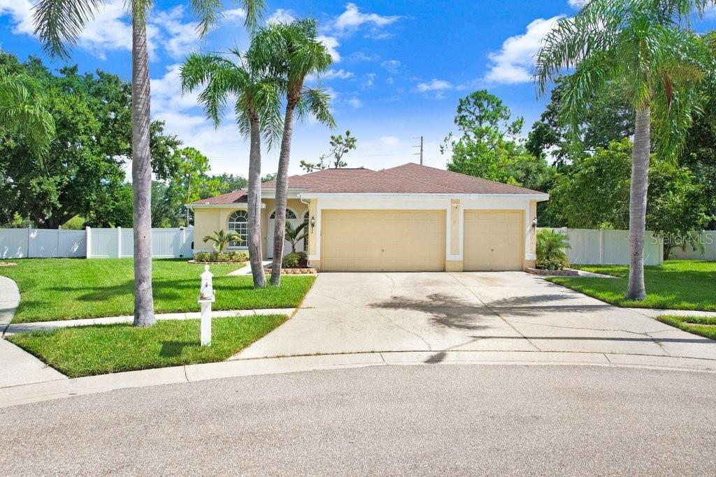 8708 EAGLE COVE CT