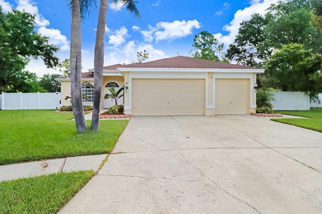 8708 EAGLE COVE CT
