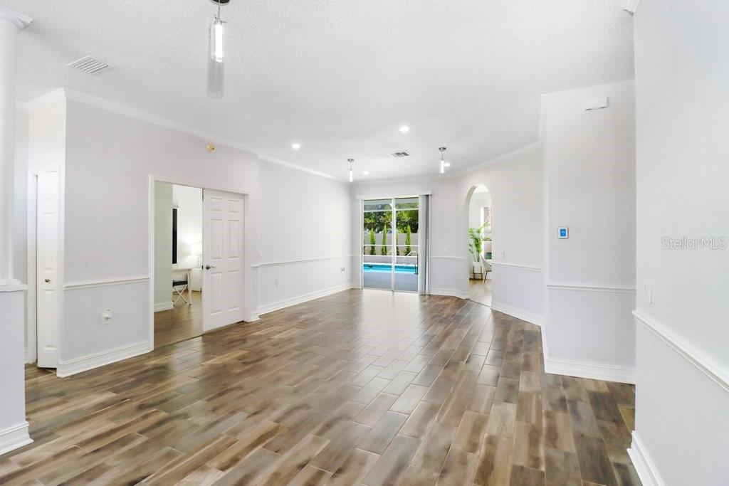 8708 EAGLE COVE CT