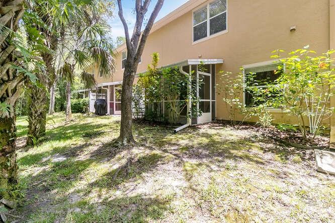 16316 WORCHESTER PALMS CT