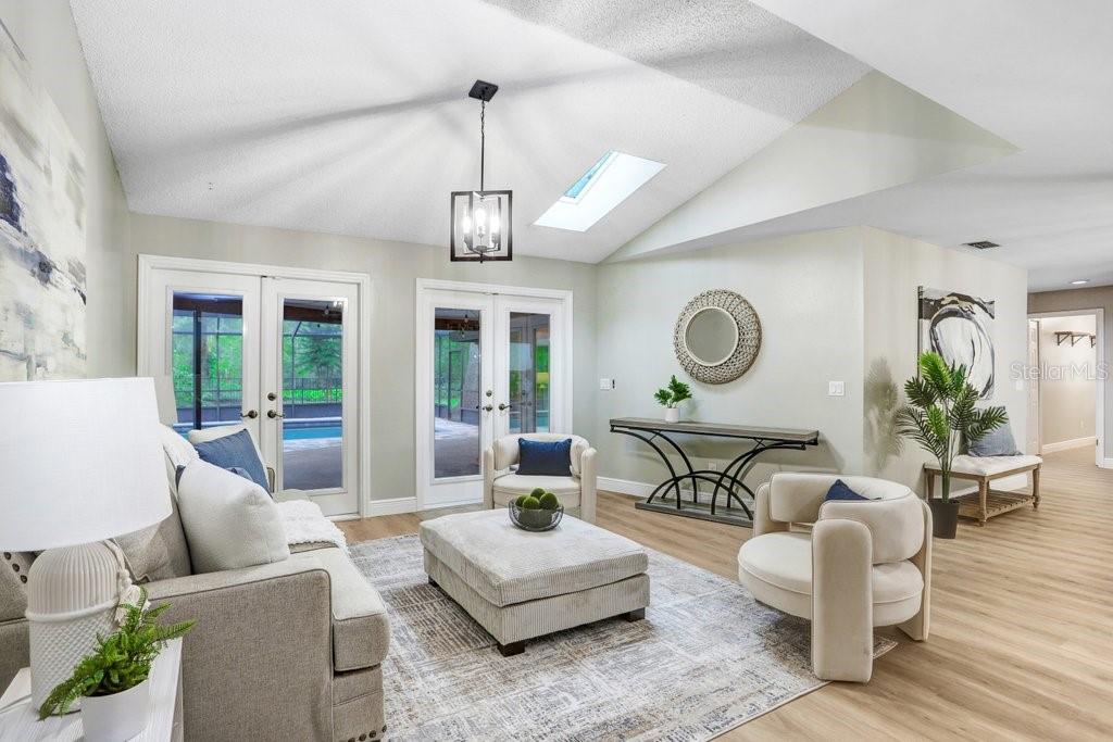 1040 SYLVIA LN