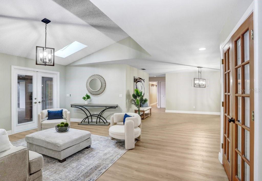 1040 SYLVIA LN