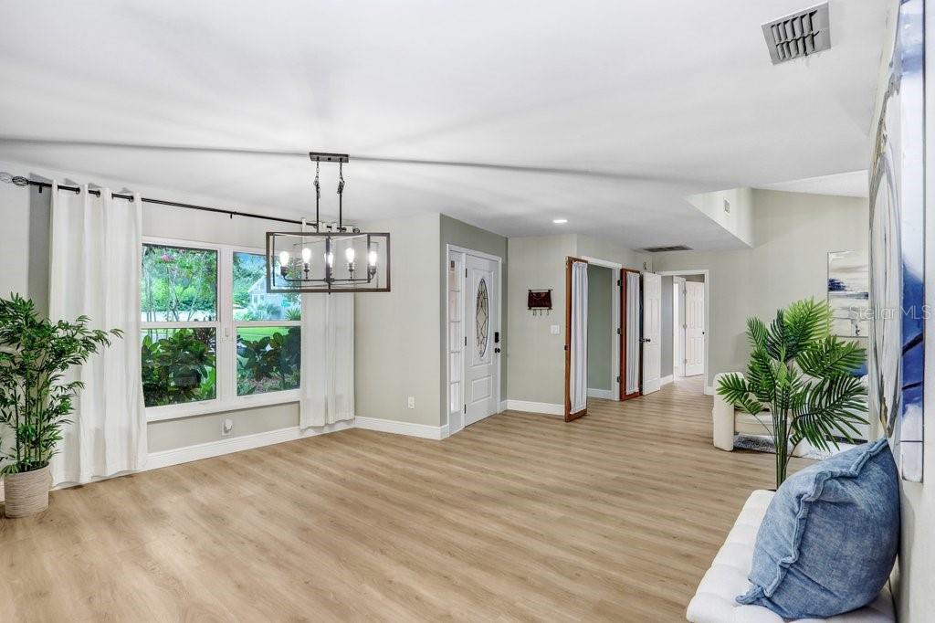1040 SYLVIA LN