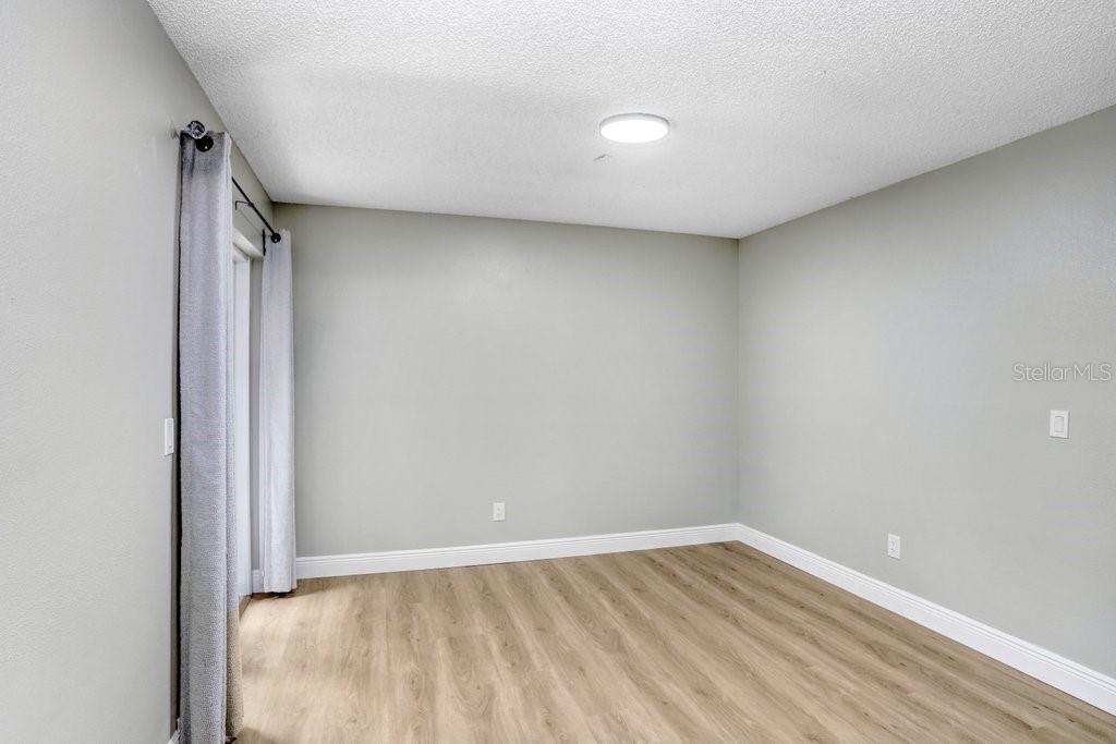 1040 SYLVIA LN