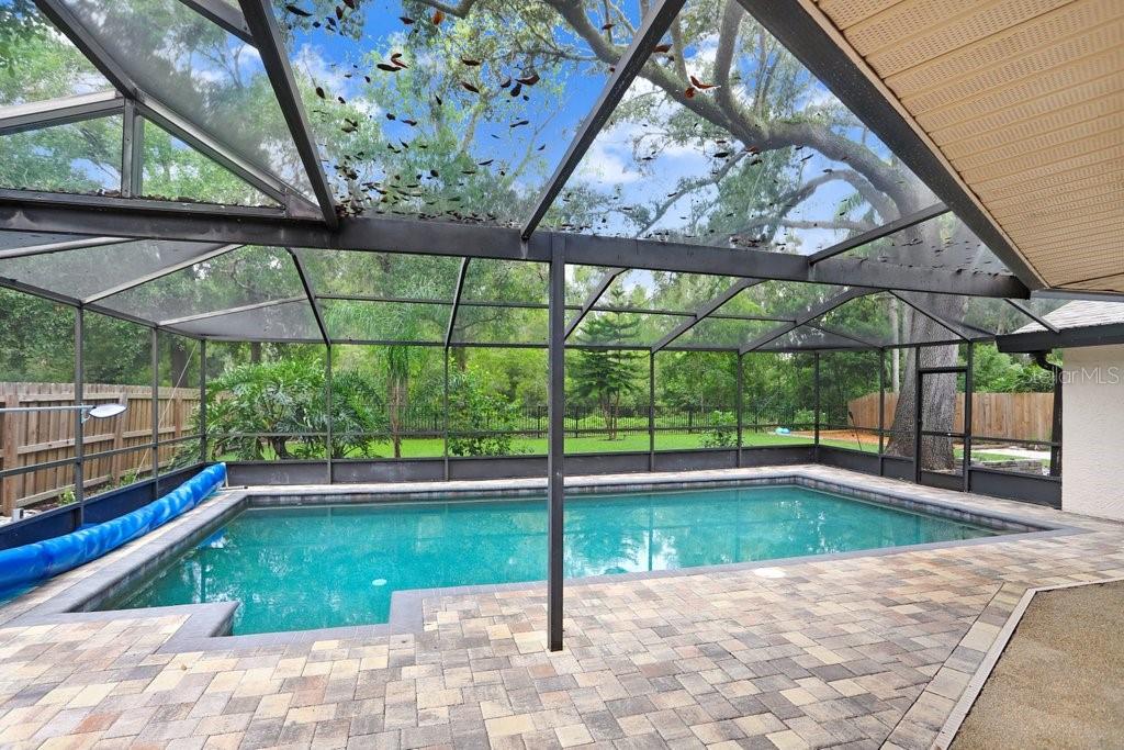 1040 SYLVIA LN