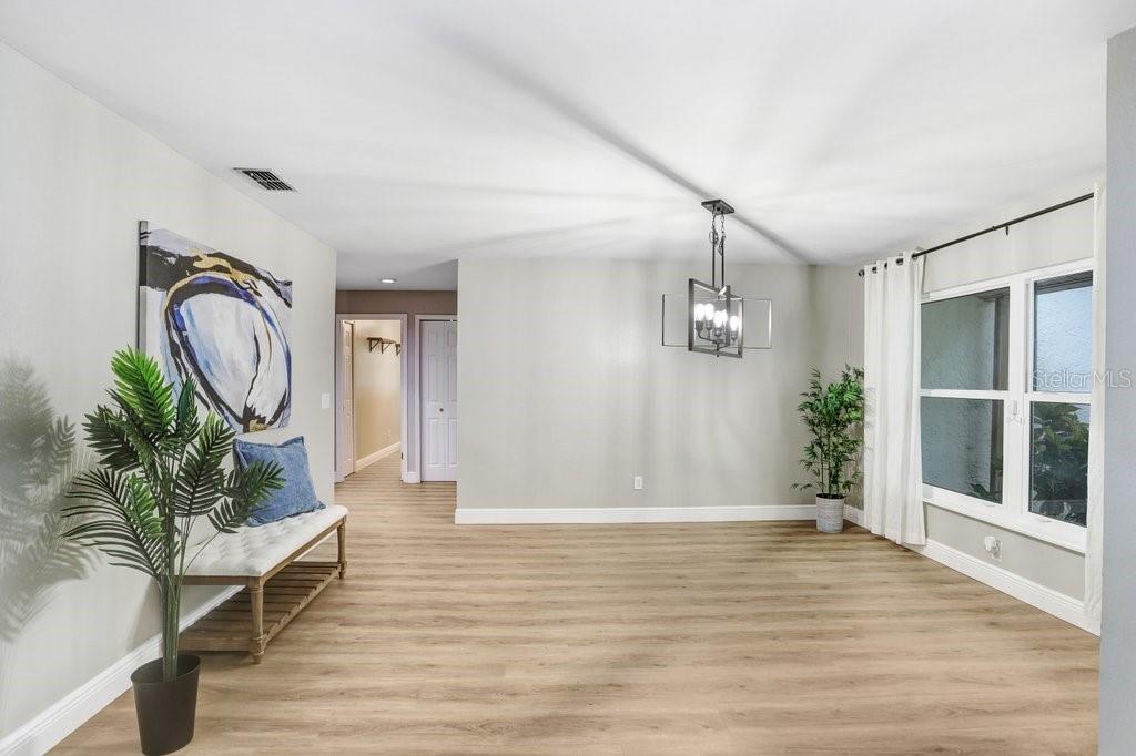 1040 SYLVIA LN