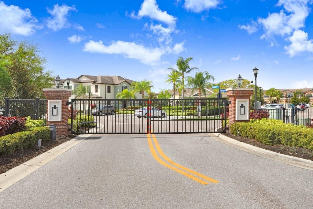 11722 CROWNED SPARROW LN